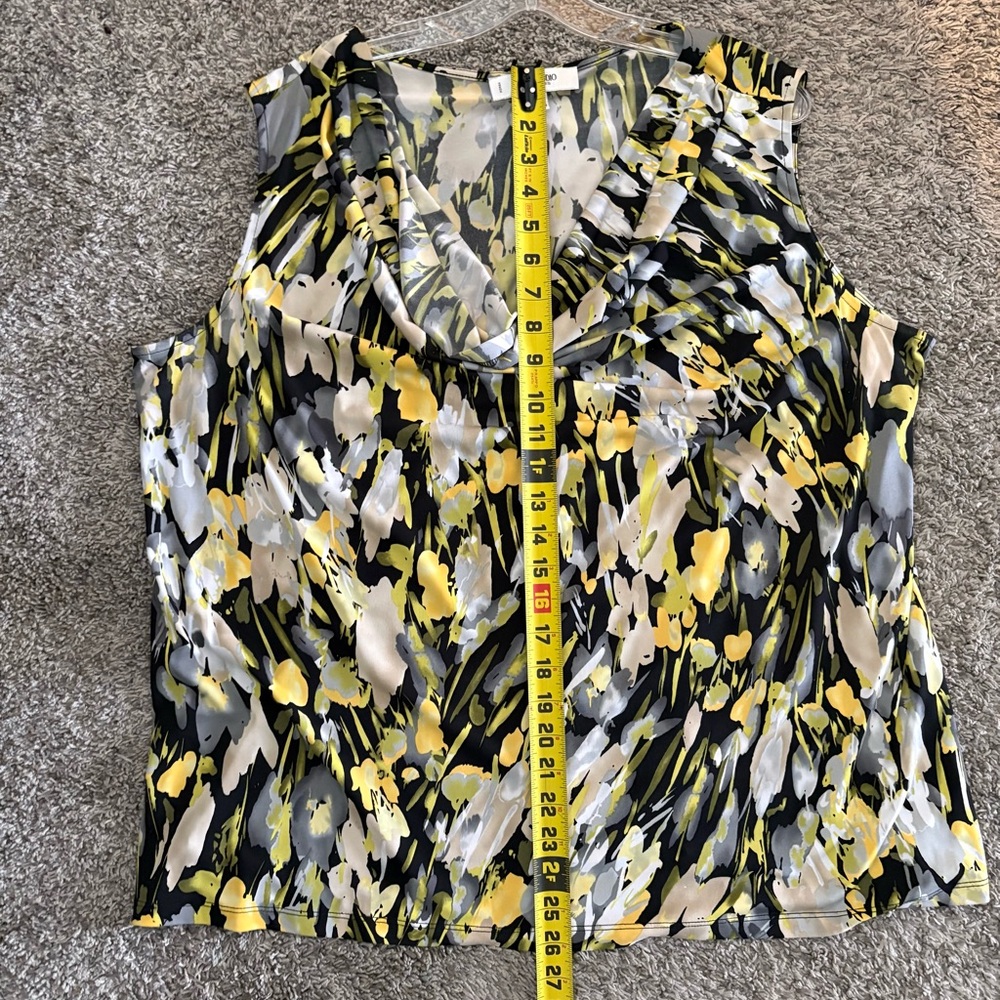 Jones Studio Multicolor Abstract Top (3X) (yellow with black primary colors) - Picture 7 of 7